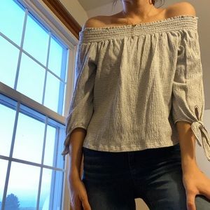 🎄Off the shoulder quarter sleeved shirt